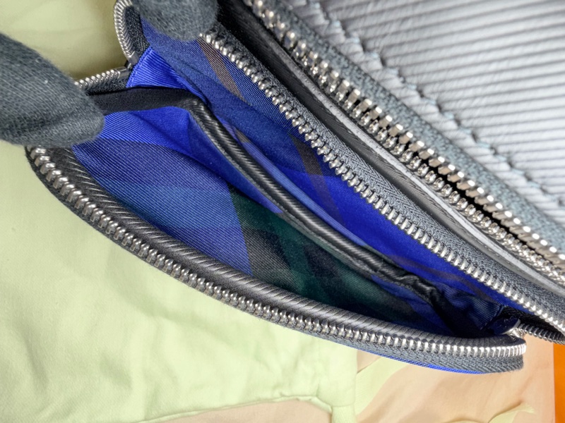 🎁全新盒裝 2025新款 Burberry 巴寶莉 戰馬皮革腰包/胸包-4