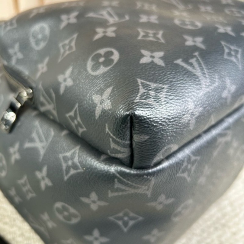 ZZZ LV路易威登 Discovery阿波羅黑花雙肩包 男女同款 萬年不過時 通勤休閒皆可 容量大 超實用-9