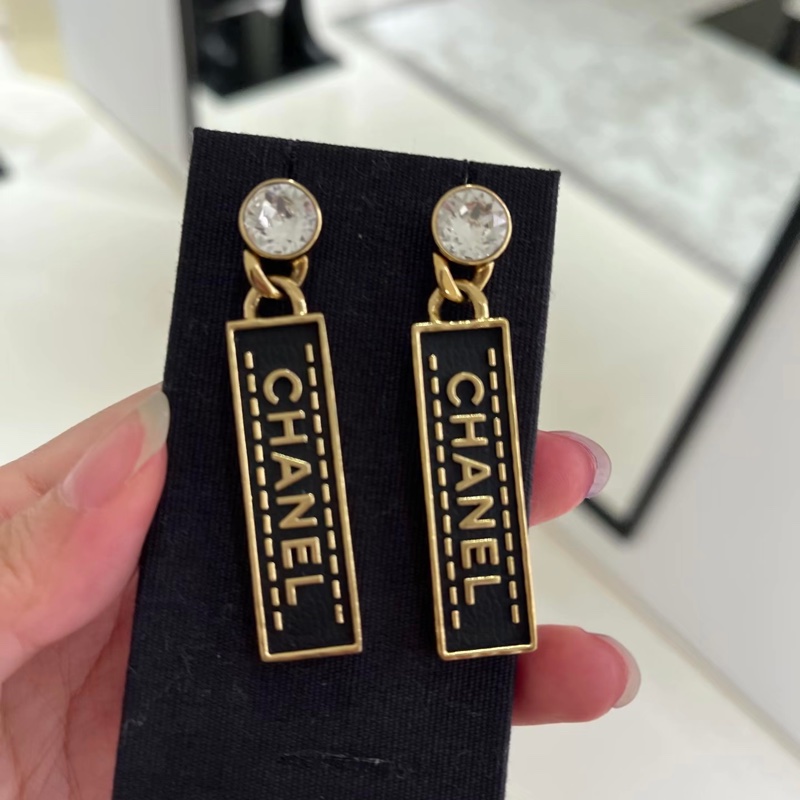 Chanel AB款水鑽字母耳環-3