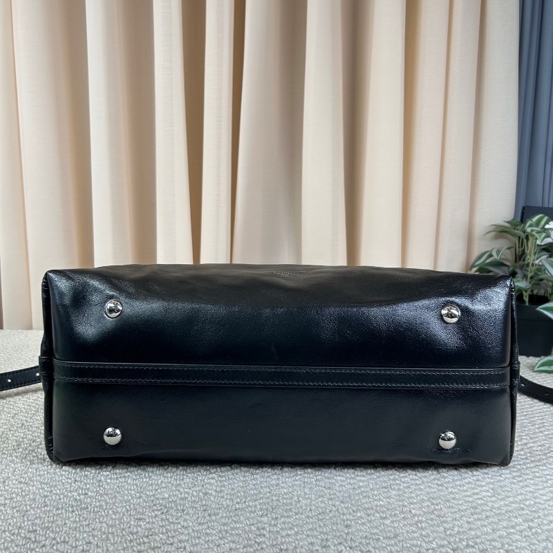 ghh bj ZZZ LV路易威登 carryall cargo黑武士單肩斜挎包 有子包 超颯超大容量 軟塌塌的小羊皮剛好鬆弛感拉滿 酷girl的夢中情包 簡約大氣高級感-7