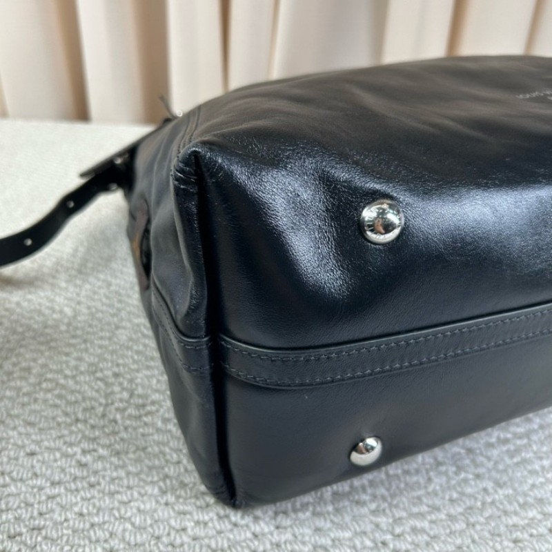 ghh bj ZZZ LV路易威登 carryall cargo黑武士單肩斜挎包 有子包 超颯超大容量 軟塌塌的小羊皮剛好鬆弛感拉滿 酷girl的夢中情包 簡約大氣高級感-9