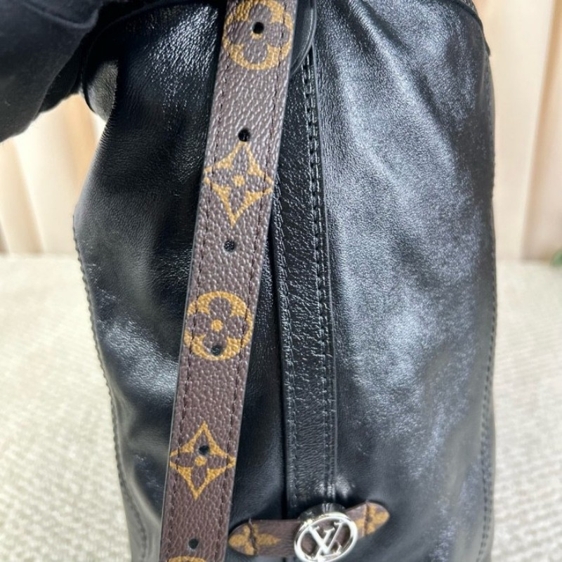 ghh bj ZZZ LV路易威登 carryall cargo黑武士單肩斜挎包 有子包 超颯超大容量 軟塌塌的小羊皮剛好鬆弛感拉滿 酷girl的夢中情包 簡約大氣高級感-11