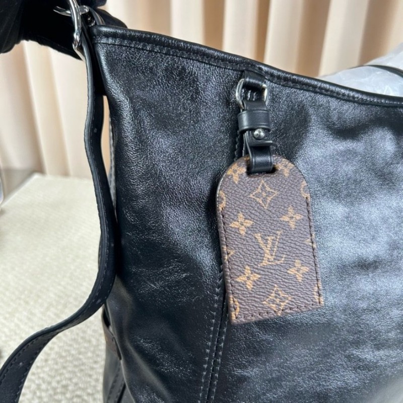 ghh bj ZZZ LV路易威登 carryall cargo黑武士單肩斜挎包 有子包 超颯超大容量 軟塌塌的小羊皮剛好鬆弛感拉滿 酷girl的夢中情包 簡約大氣高級感-12