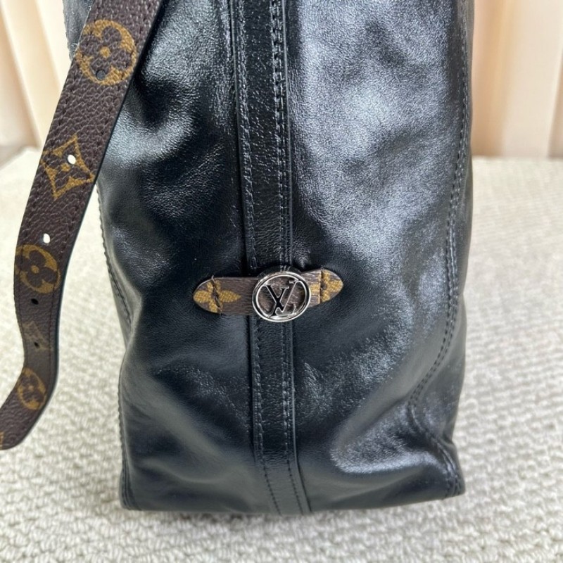 ghh bj ZZZ LV路易威登 carryall cargo黑武士單肩斜挎包 有子包 超颯超大容量 軟塌塌的小羊皮剛好鬆弛感拉滿 酷girl的夢中情包 簡約大氣高級感-13