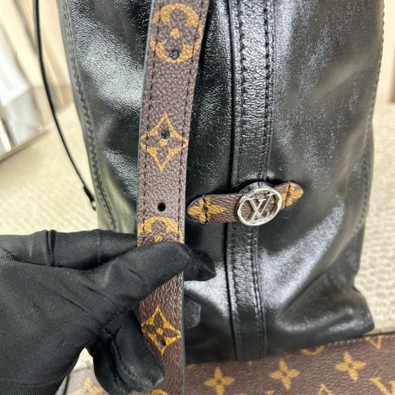 ghh bj ZZZ LV路易威登 carryall cargo黑武士單肩斜挎包 有子包 超颯超大容量 軟塌塌的小羊皮剛好鬆弛感拉滿 酷girl的夢中情包 簡約大氣高級感-17