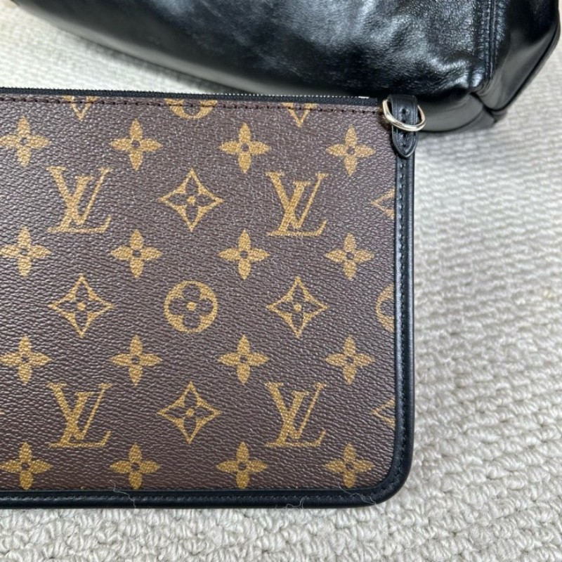 ghh bj ZZZ LV路易威登 carryall cargo黑武士單肩斜挎包 有子包 超颯超大容量 軟塌塌的小羊皮剛好鬆弛感拉滿 酷girl的夢中情包 簡約大氣高級感-19