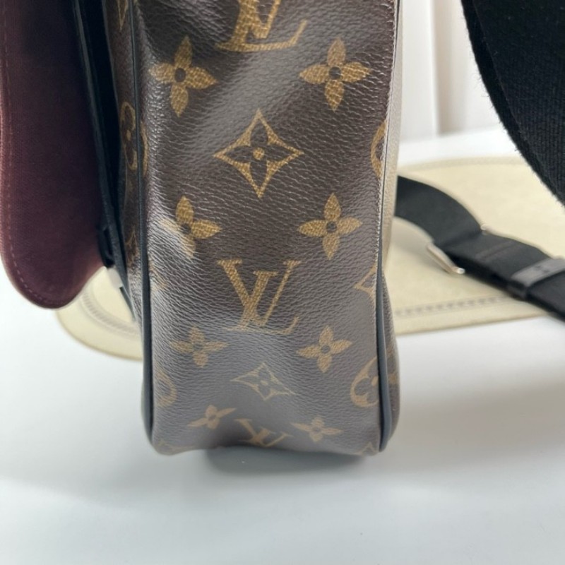 LV路易威登 劍橋系列男士包單肩斜挎郵差包 包身是經典的LV印花圖案 容量大可放文件筆記本電腦 肩帶可調節-8