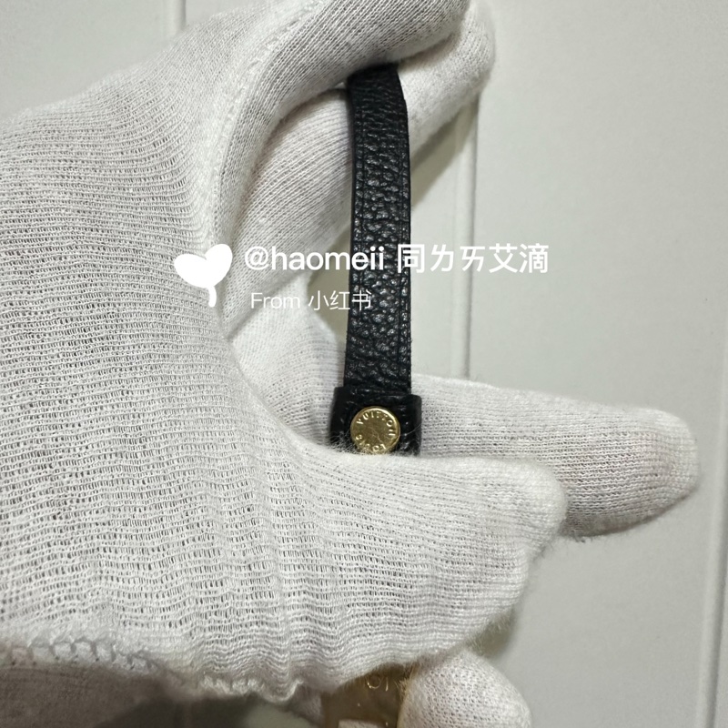 LV 經典花紋全皮革壓紋拉鍊 黑金長夾 壓紋牛皮-9