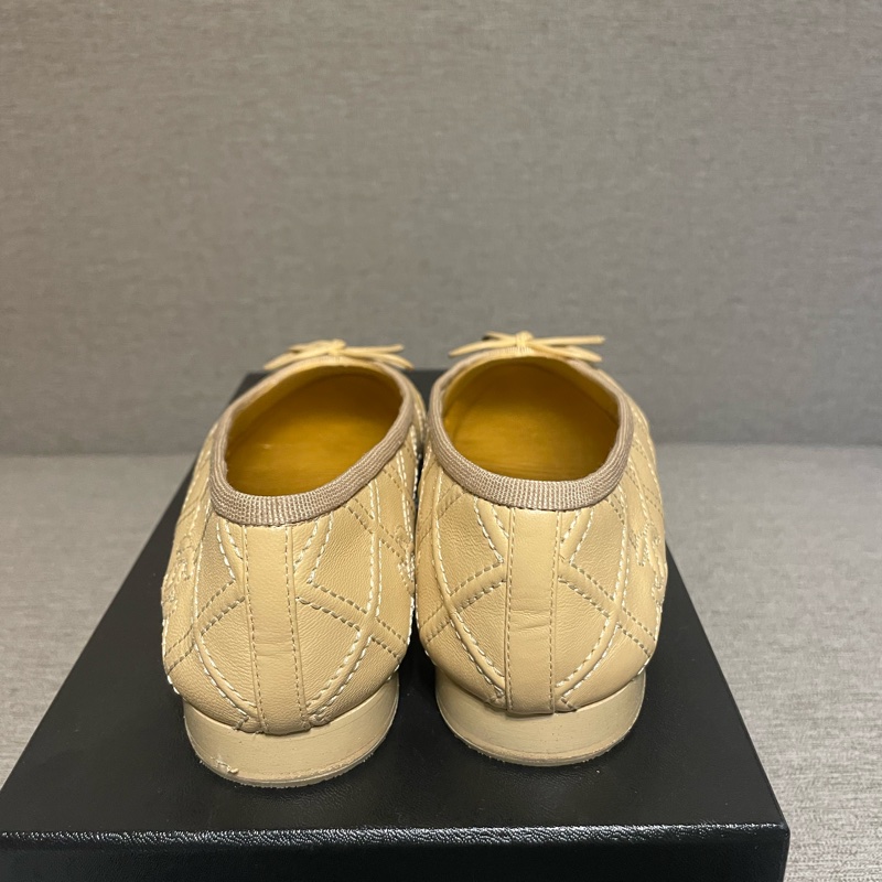 香奈兒奶茶色平底娃娃鞋36號-3