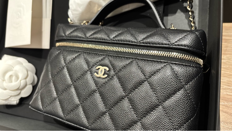 Chanel 全新 LP飯盒包 黑淡金 魚子醬牛皮 全新閑置小C釦-2