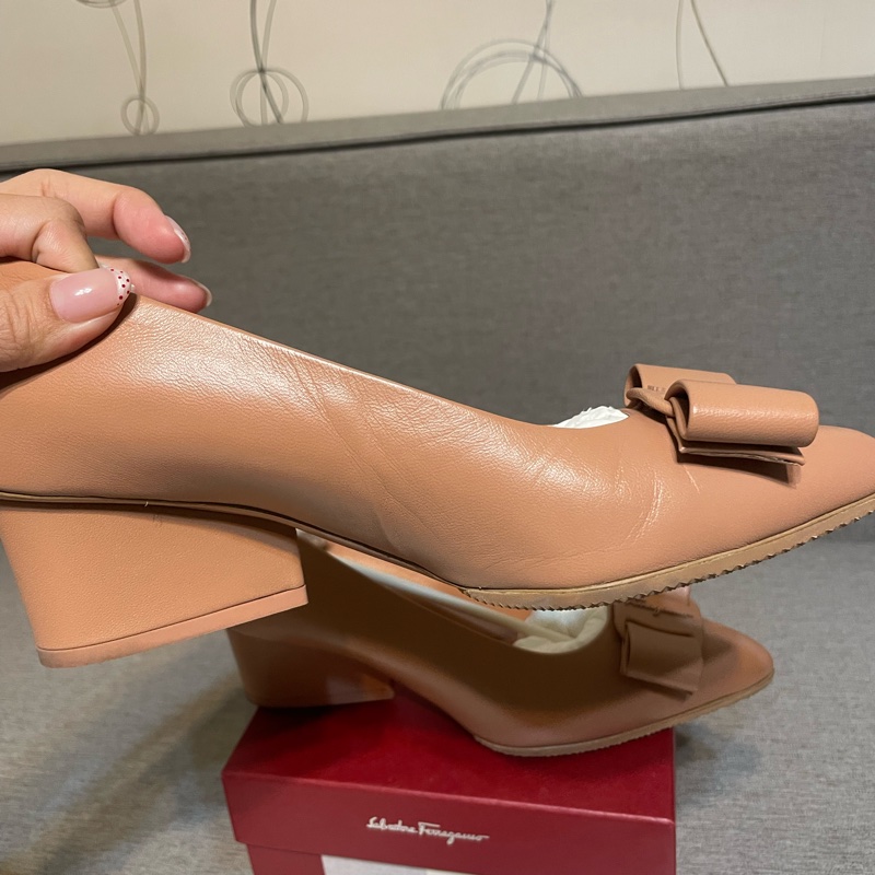 ferragamo裸色平底鞋5號-8