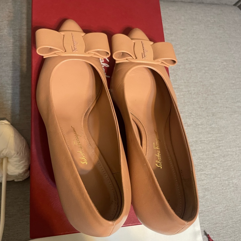 ferragamo裸色平底鞋5號-10