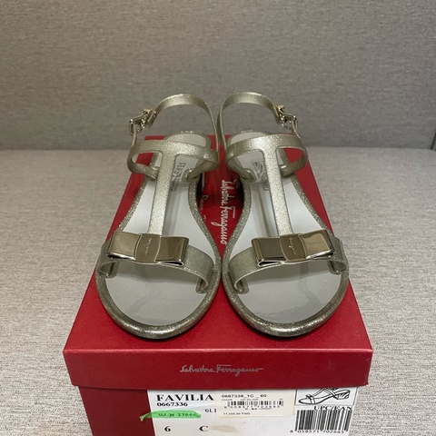 ferragamo銀色涼鞋6號