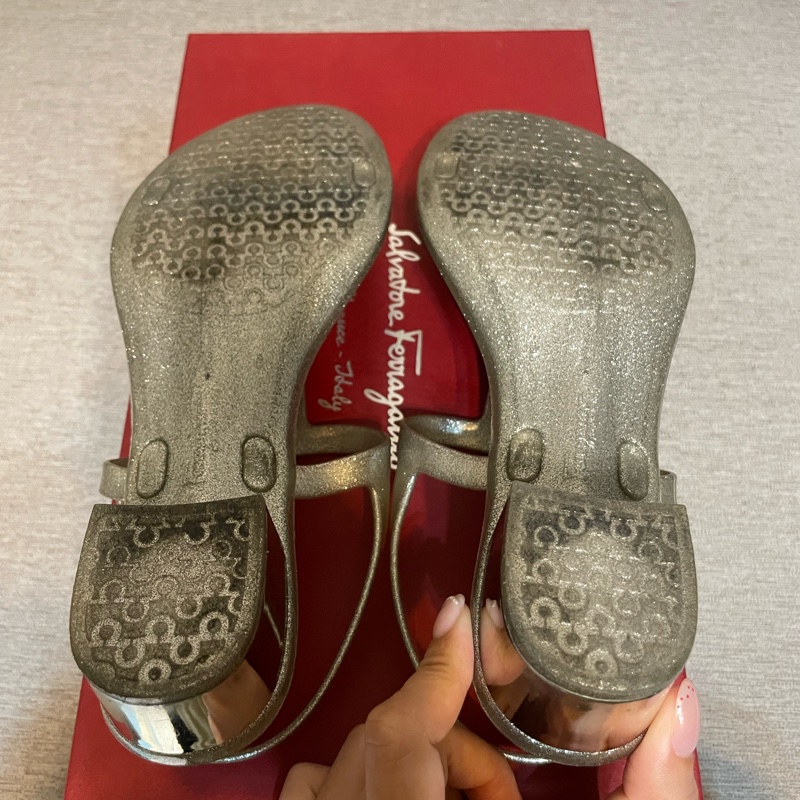 ferragamo銀色涼鞋6號-4