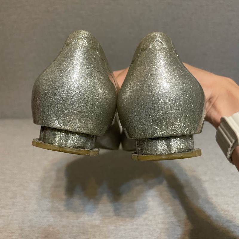 ferragamo銀色交鞋平底鞋6號-4