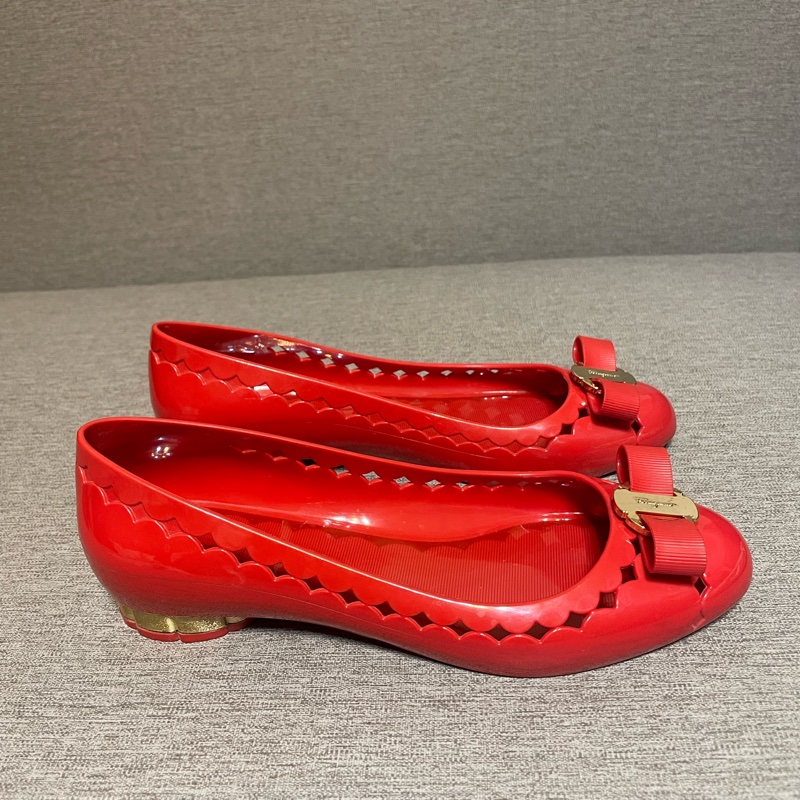 ferragamo紅色平底鞋6號-2