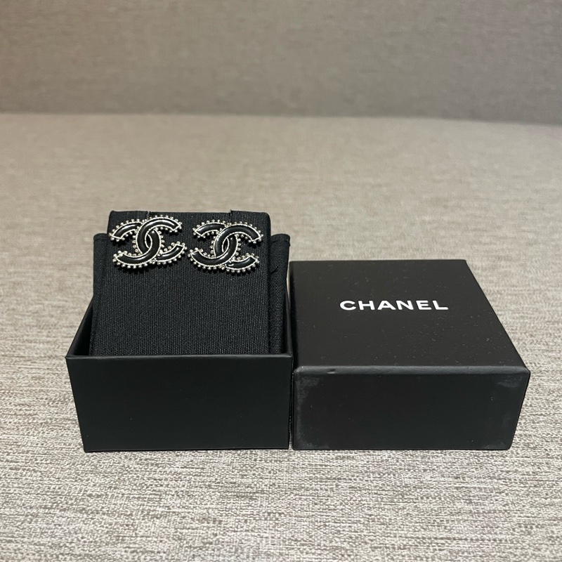 香奈兒雙C黑色耳環-1