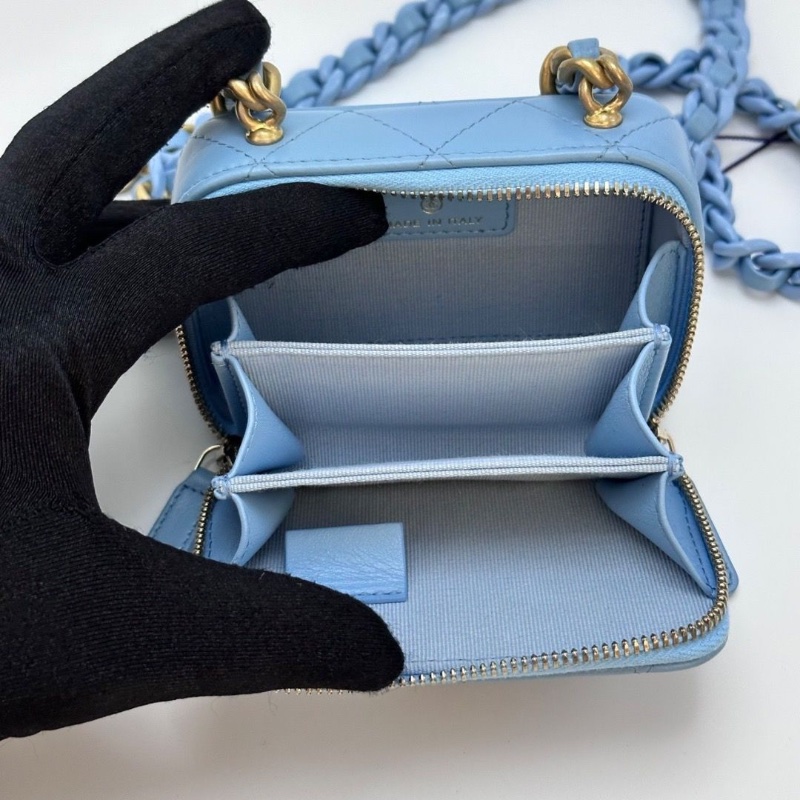 CHANEL 22S天藍色金扣mini斜背相機包11*7*4.5 99新配件盒子塵袋-5