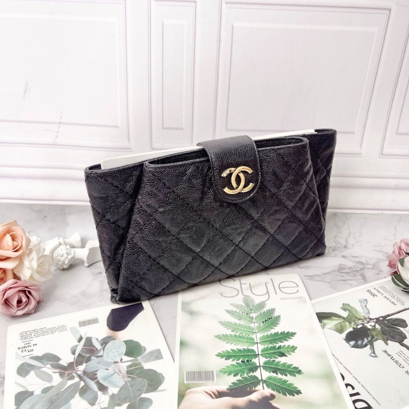 Chanel 黑色荔枝皮復古金扣菱格紋手拿包28×16 98新配件塵袋保卡-1