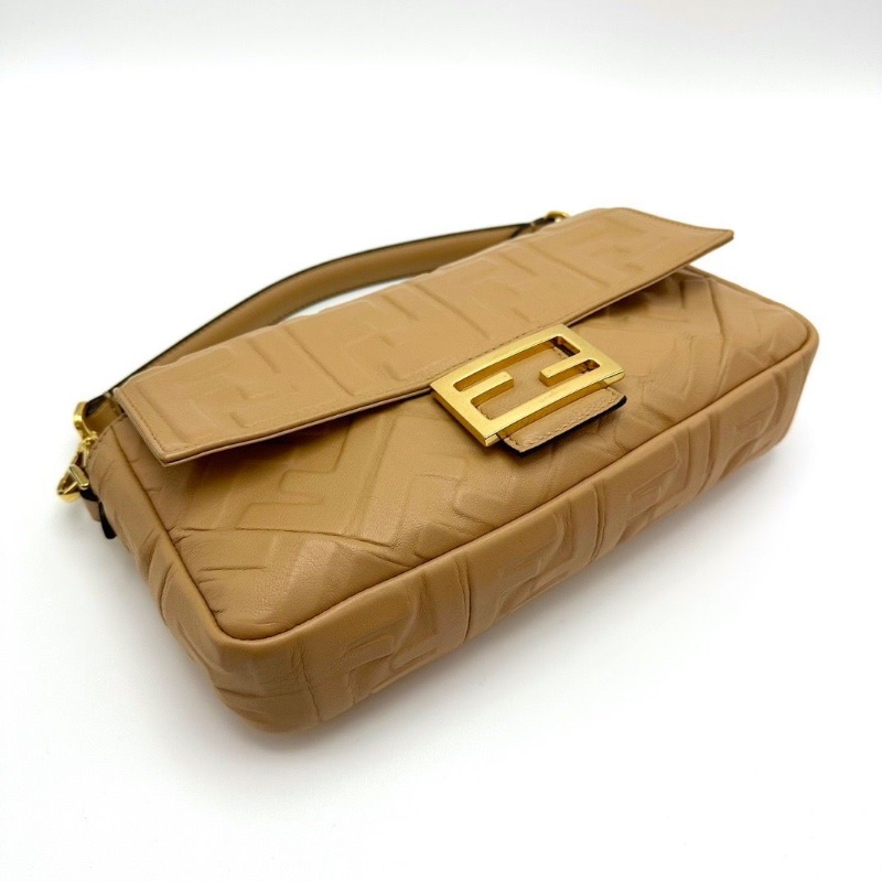 FENDI 奶茶色金扣全皮中號手提肩背法棍包27*14*6 98新配件塵袋-3