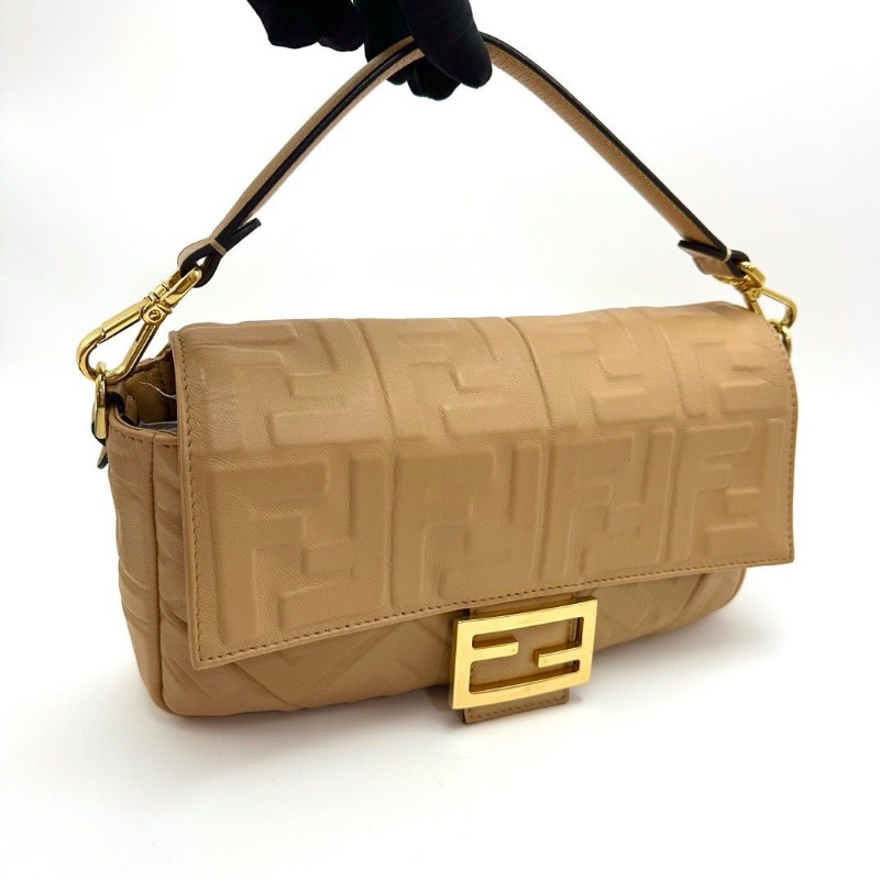 FENDI 奶茶色金扣全皮中號手提肩背法棍包27*14*6 98新配件塵袋-6
