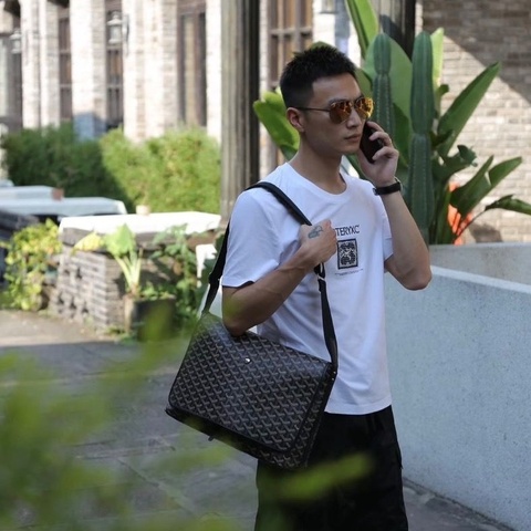 Goyard 灰色Capetien男款郵差包成35*25*13 99新配件塵袋