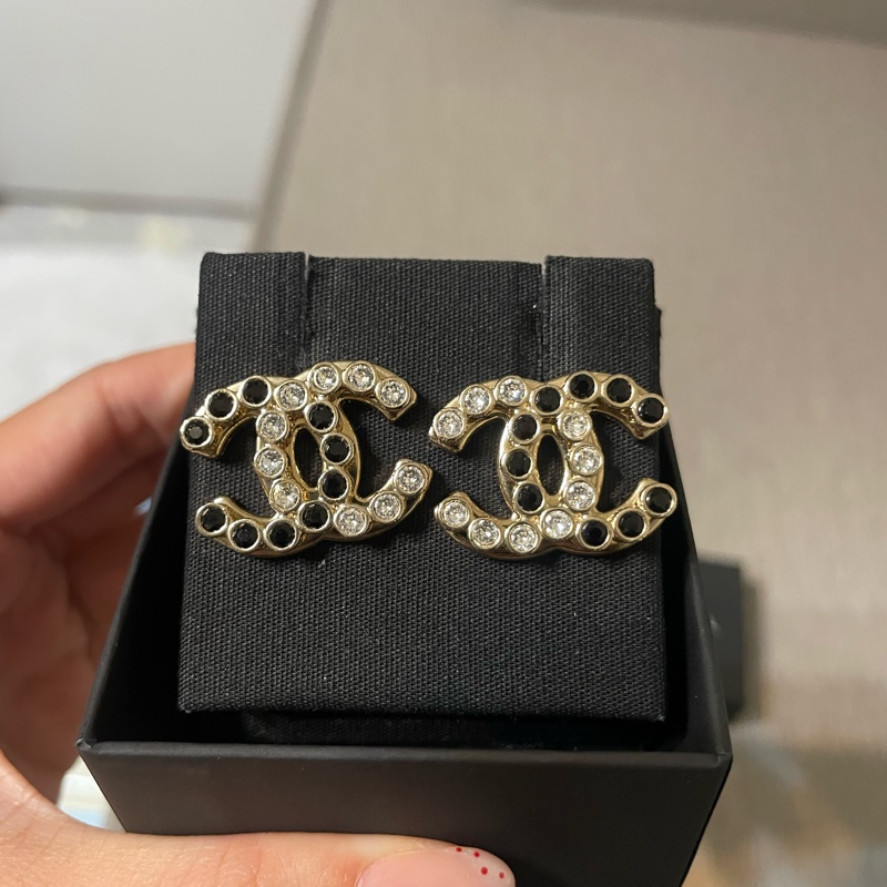 香奈兒雙C黑銀耳環-2