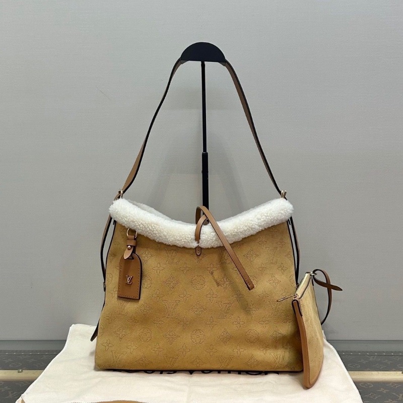 LV 滑雪系列Carryall 小號子母毛絨包芯片款30*25*12 98新配件塵袋-1