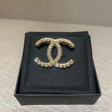 香奈兒金色胸針