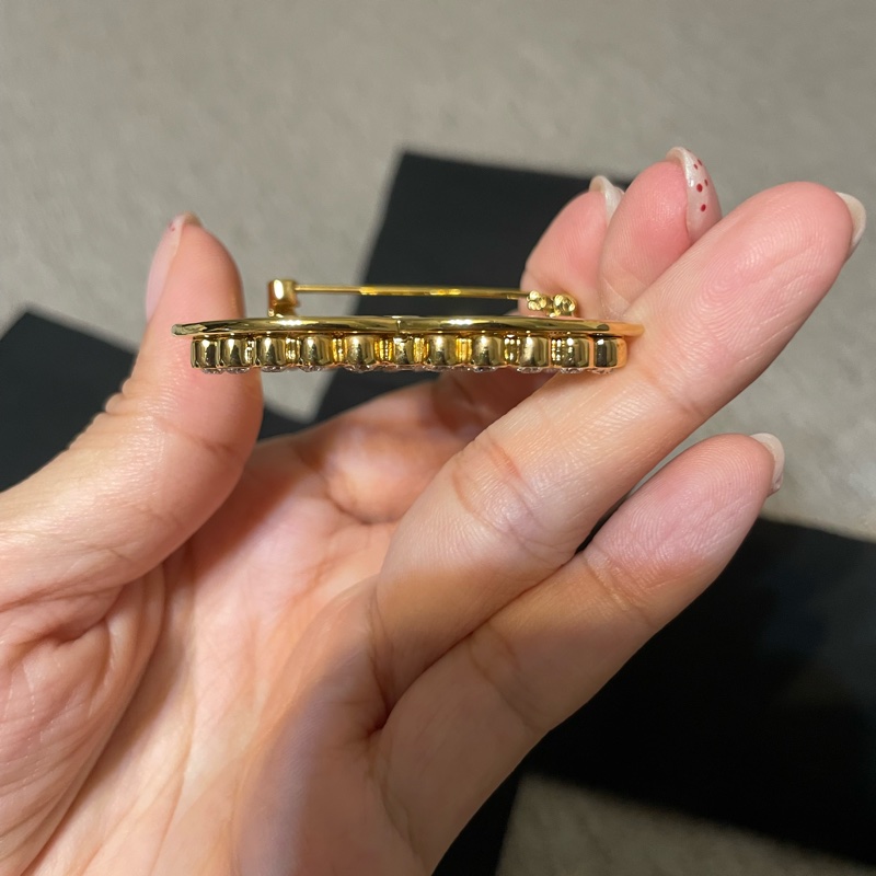 香奈兒金色胸針-4