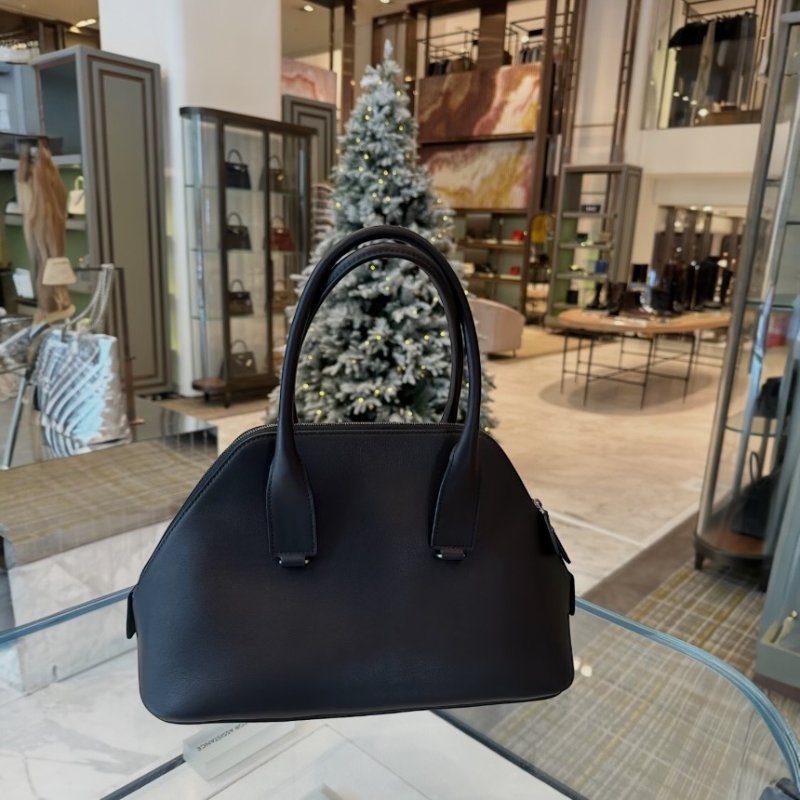 🎊新年特賣🧧The Row 中款小牛皮 Devon 包 黑色-1