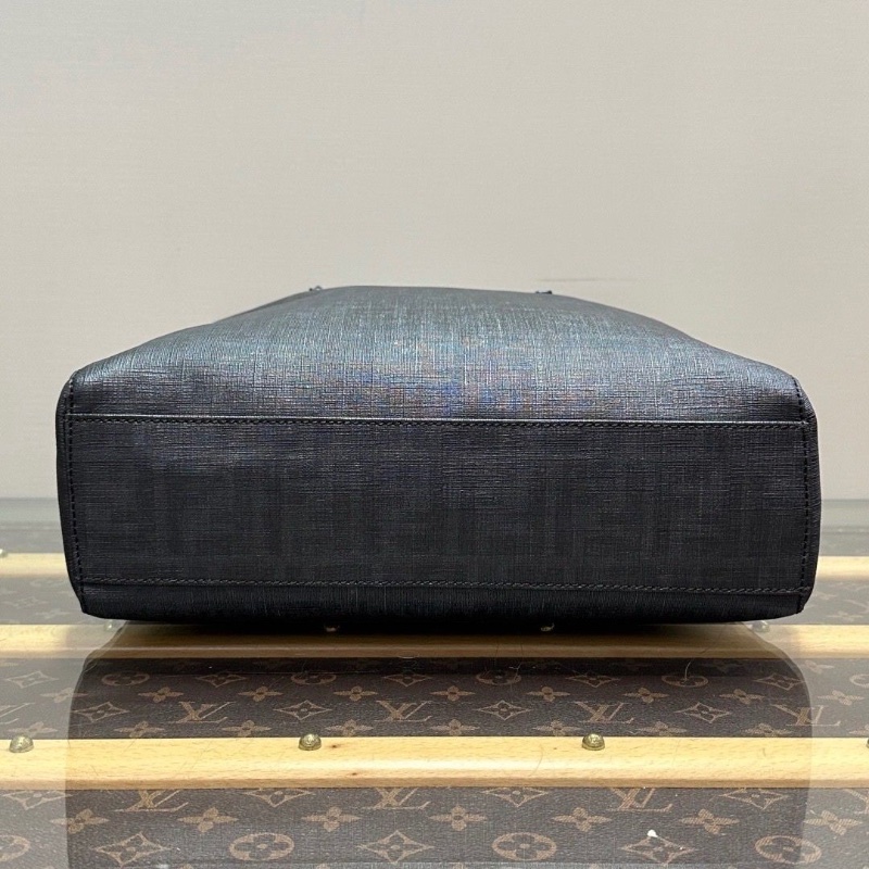 FENDI 黑色雙F紋老花手提腋下托特包30*31*10 98新配件塵袋-3