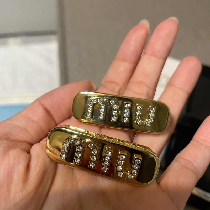 miumiu 金色髮夾一對-2