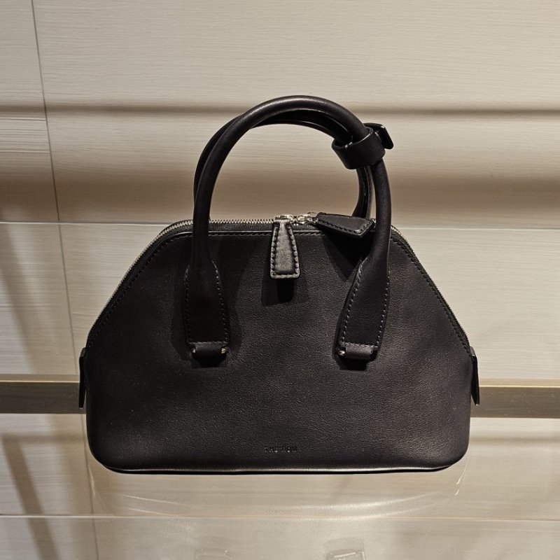 🎊新年特賣🧧The Row 迷你款小牛皮 Devon 包 黑色-9