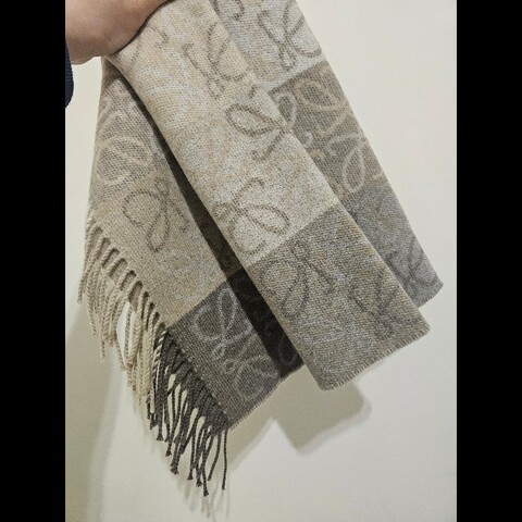 LOEWE 圍巾 格紋 米色