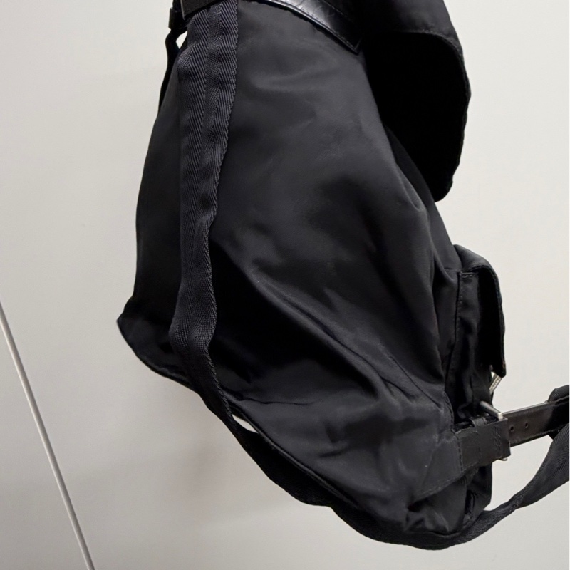 PRADA 後背包-1