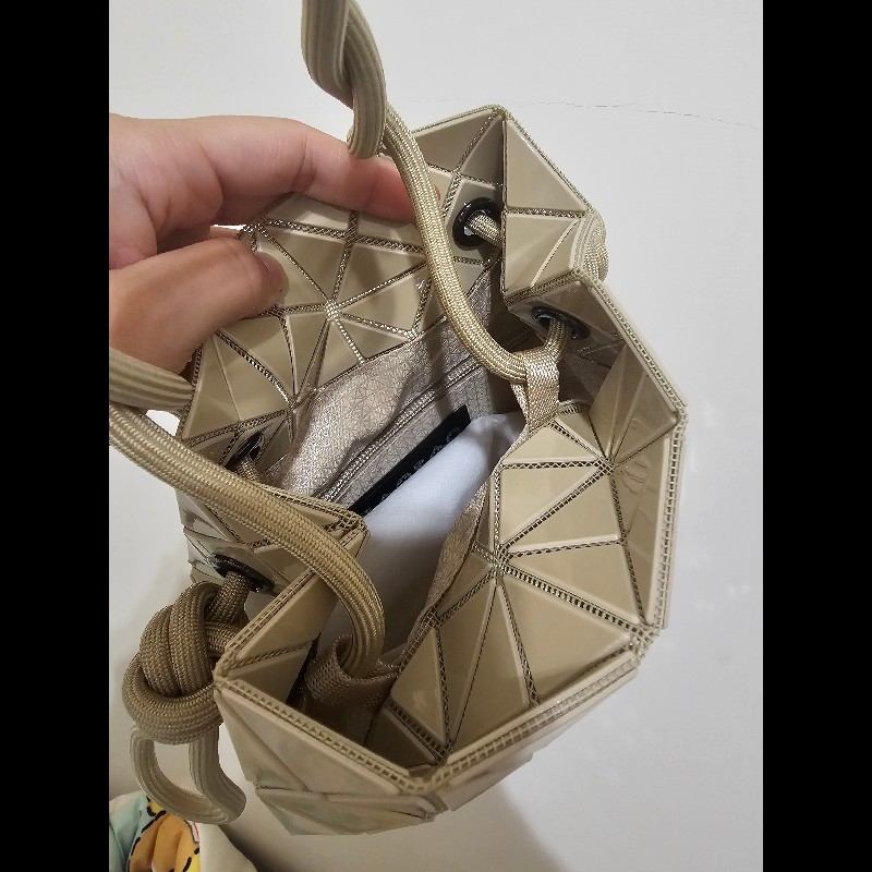 三宅一生ISSEY MIYAKE BAOBAO 水桶包 One tone 季節款 水桶包 鵝黃色-4