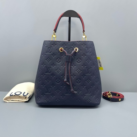 97新 LV全皮壓花水桶包深藍色21年芯片26*25*17cm