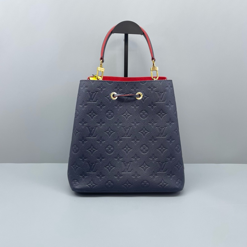 97新 LV全皮壓花水桶包深藍色21年芯片26*25*17cm-1