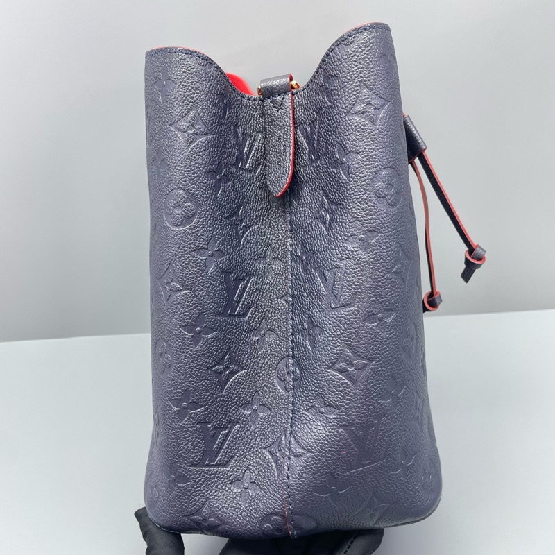 97新 LV全皮壓花水桶包深藍色21年芯片26*25*17cm-3