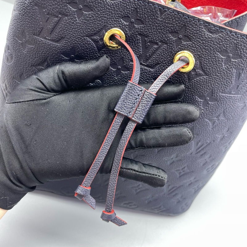 97新 LV全皮壓花水桶包深藍色21年芯片26*25*17cm-6