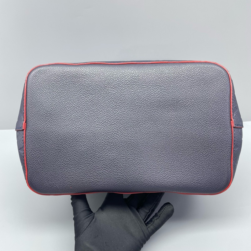 97新 LV全皮壓花水桶包深藍色21年芯片26*25*17cm-9