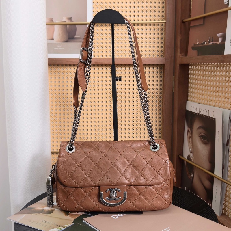 CHANEL 愛丁堡系列棕色銀扣肩背斜背包口蓋包26*14*6 98新配件塵袋-1