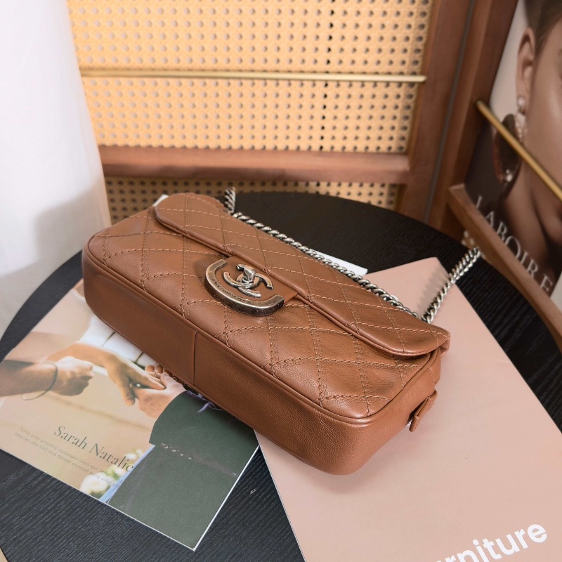 CHANEL 愛丁堡系列棕色銀扣肩背斜背包口蓋包26*14*6 98新配件塵袋-3