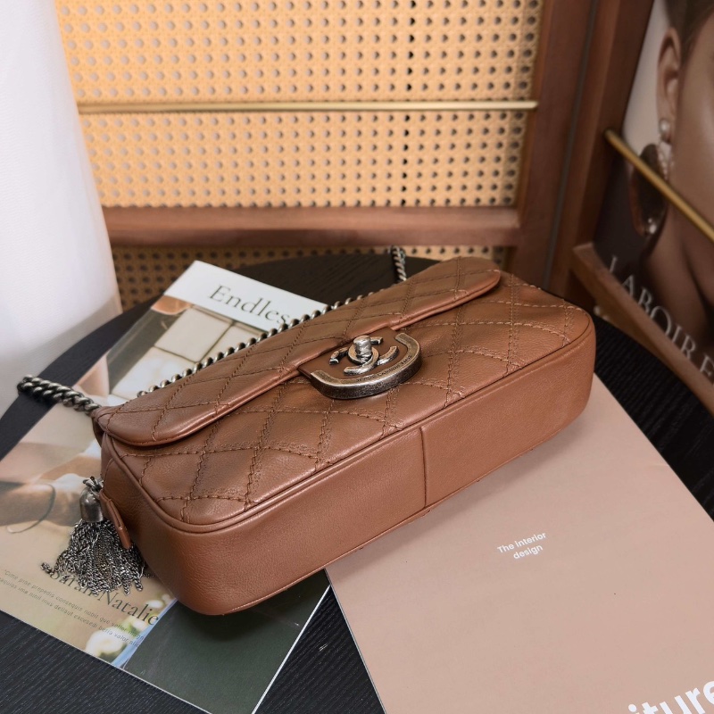 CHANEL 愛丁堡系列棕色銀扣肩背斜背包口蓋包26*14*6 98新配件塵袋-5