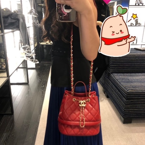 CHANEL紅色金扣荔枝紋 手提肩背斜背包19*20*15 98新配件塵袋