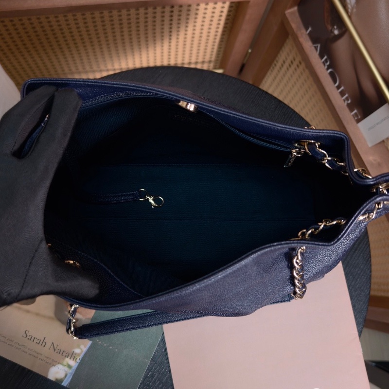 CHANEL 藏藍色金扣荔枝牛皮肩背斜背水桶托特包29*24*13 98新配件塵袋 保卡-2