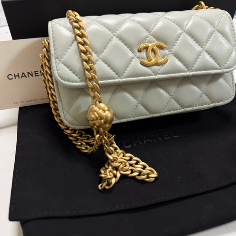 Chanel 山茶花17 cm mini手機包/肩背包 山茶花金色可調節扣