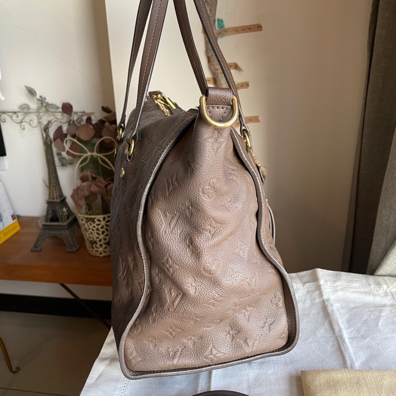 Louis Vuitton高級系列全皮托特包原10幾萬🎞LV老花字壓紋🎞 類never full🎞瀟🎞手提/肩背/側背/斜背/小資包/媽媽包/過夜包🎞正品🎞況好🎞🈶️原包附長背帶-5