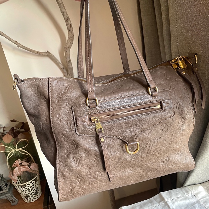 Louis Vuitton高級系列全皮托特包原10幾萬🎞LV老花字壓紋🎞 類never full🎞瀟🎞手提/肩背/側背/斜背/小資包/媽媽包/過夜包🎞正品🎞況好🎞🈶️原包附長背帶-6